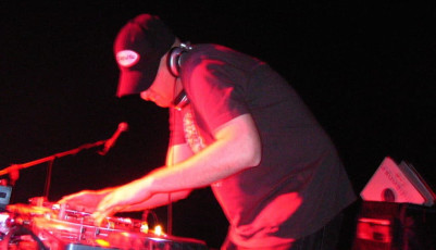 Opening for LoStep @ ClubSix (2005?)